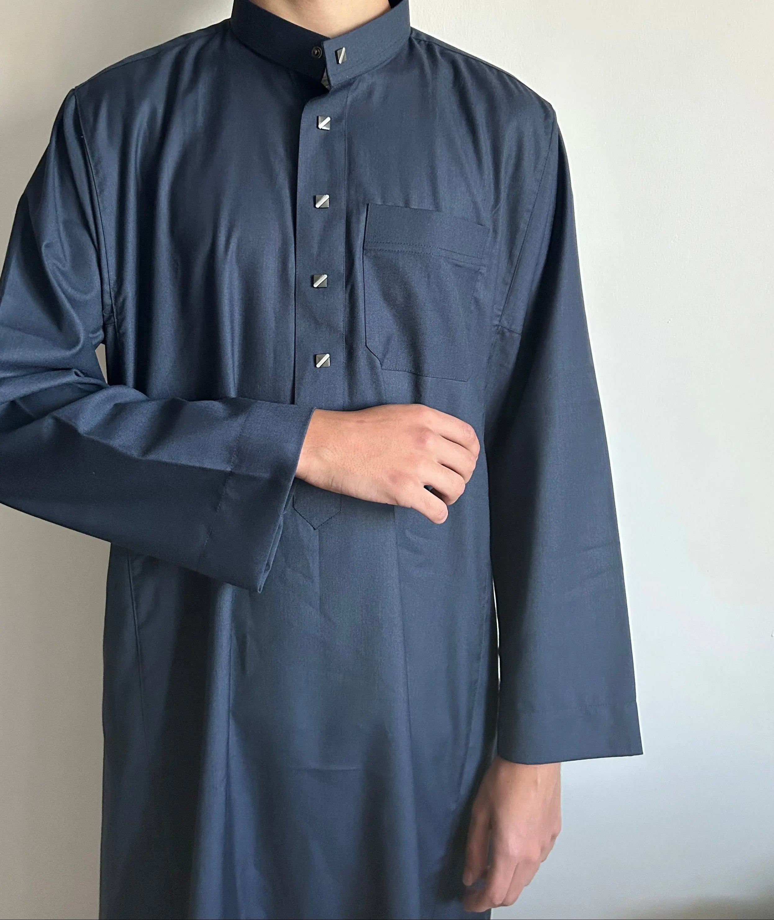 Qamis Saoudien Bleu ThawbCollection