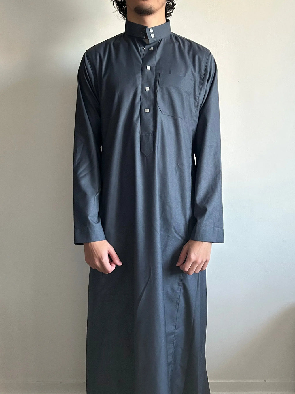 Qamis Saoudien Gris ThawbCollection