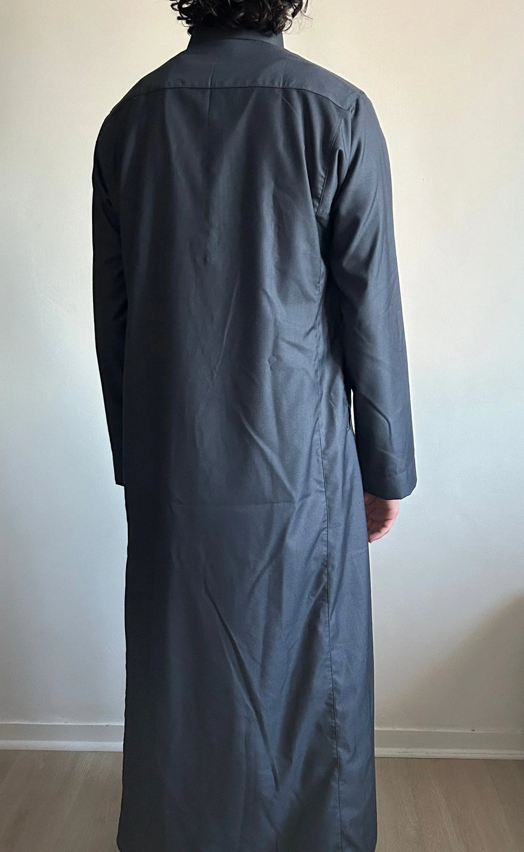 Qamis Saoudien Gris ThawbCollection