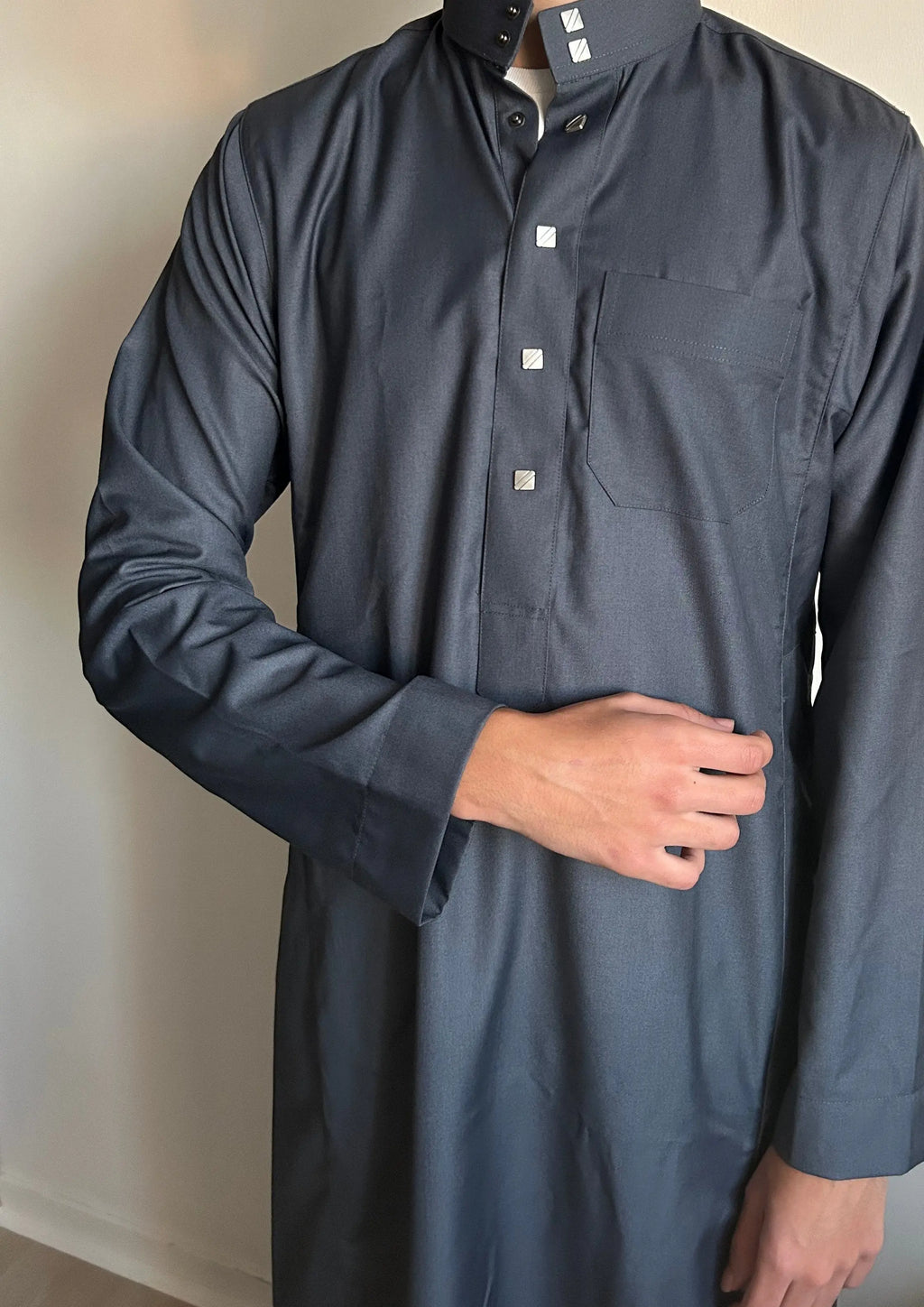 Qamis Saoudien Gris ThawbCollection