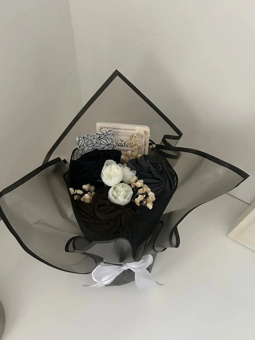 Bouquet de Voiles Noir ThawbCollection